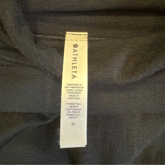 NEW Women’s Athleta Foresthill Ascent Turtleneck M - Picture 4 of 6